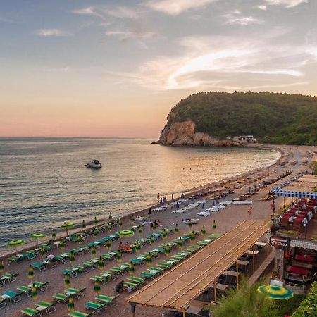 Hotel Savojo Petrovac Ngoại thất bức ảnh