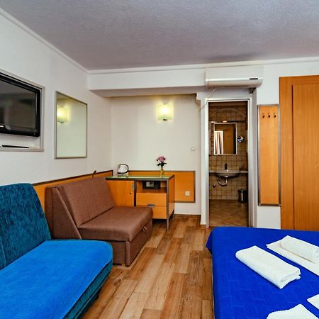 Hotel Savojo Petrovac Ngoại thất bức ảnh