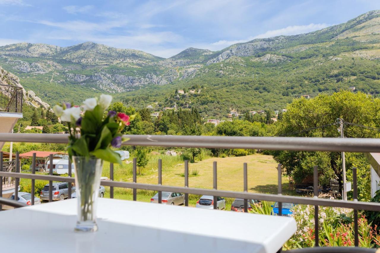 Hotel Savojo Petrovac Ngoại thất bức ảnh