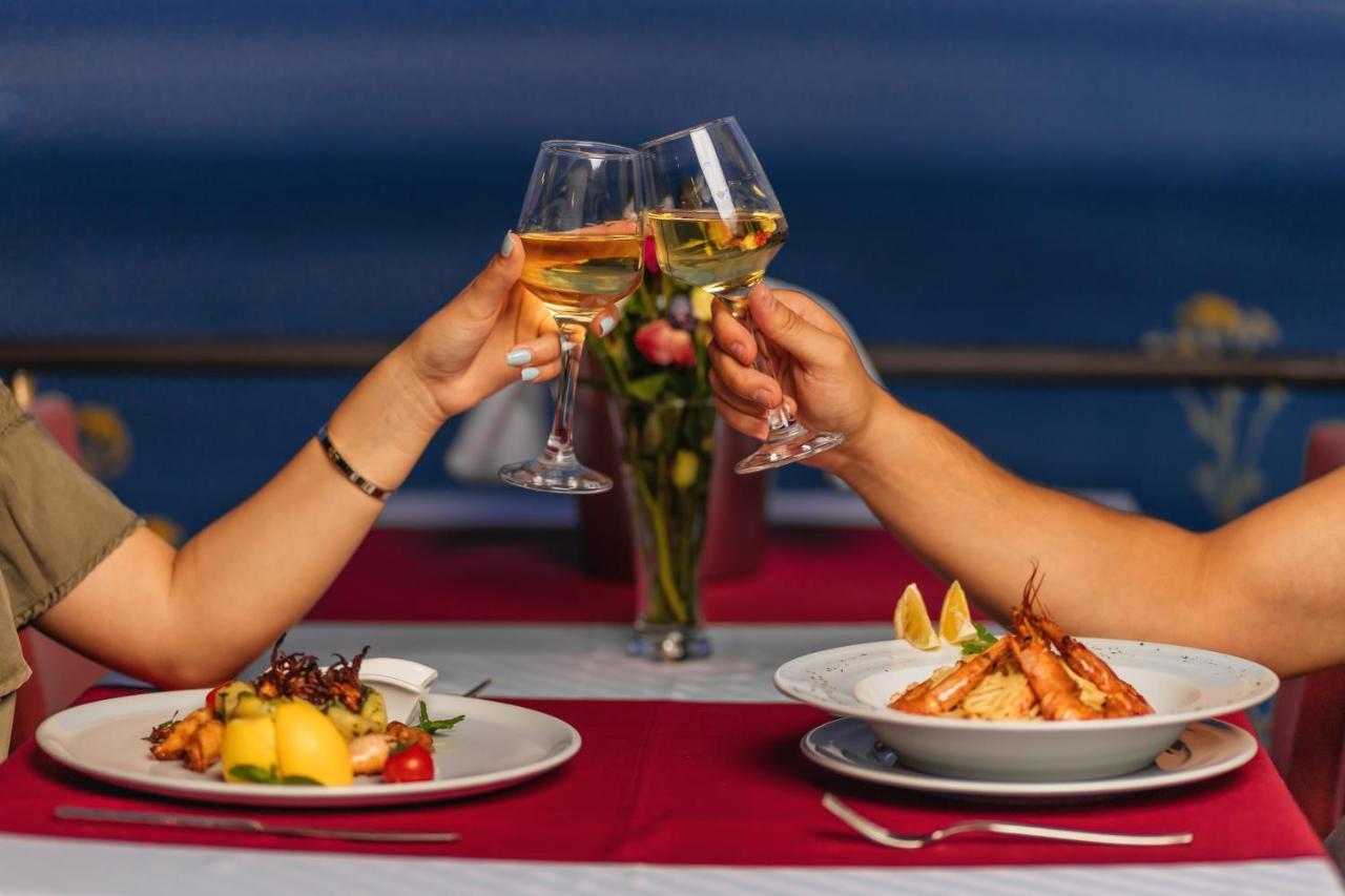 Hotel Savojo Petrovac Ngoại thất bức ảnh