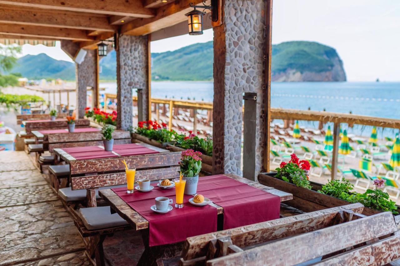Hotel Savojo Petrovac Ngoại thất bức ảnh