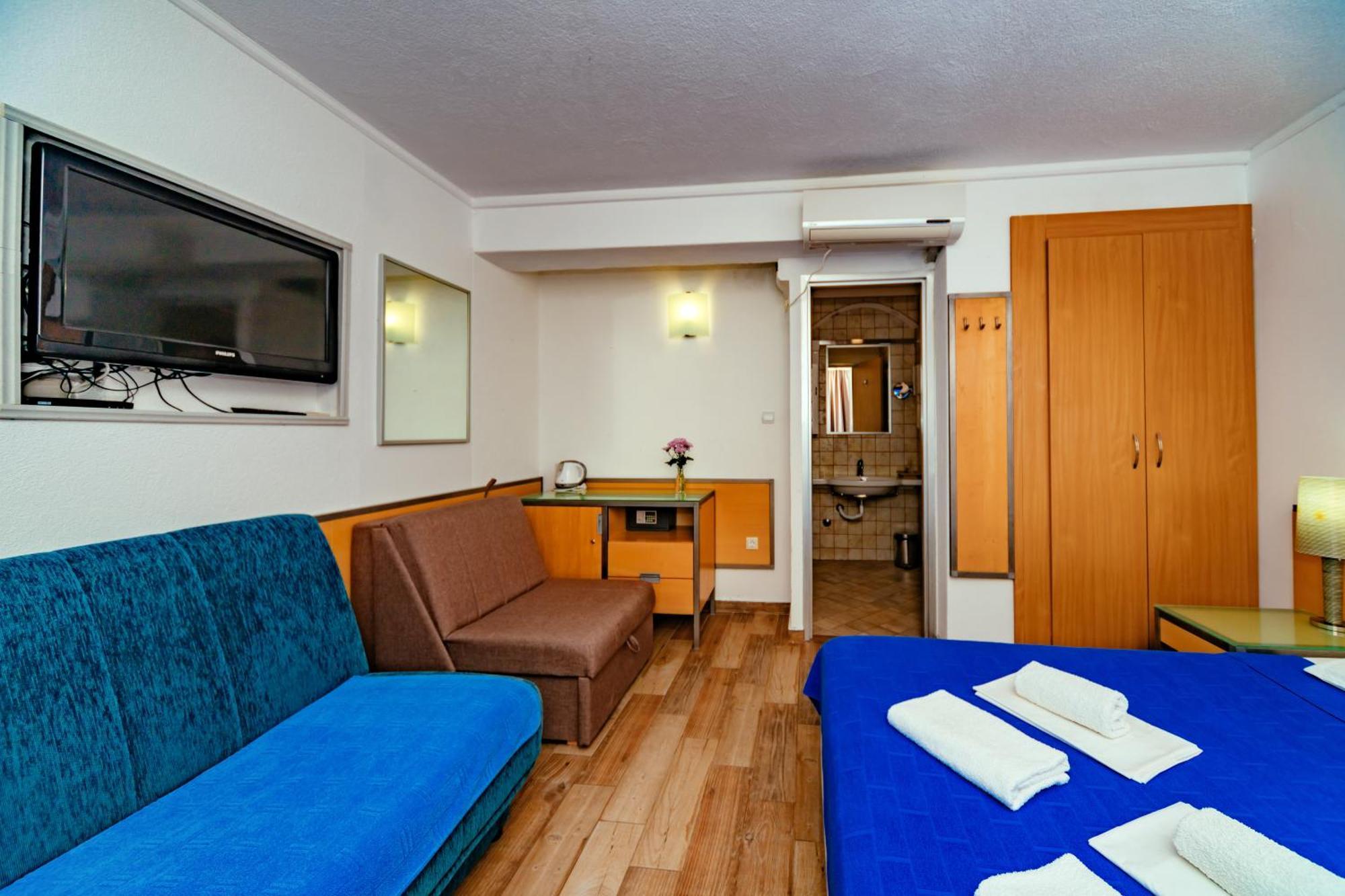Hotel Savojo Petrovac Ngoại thất bức ảnh
