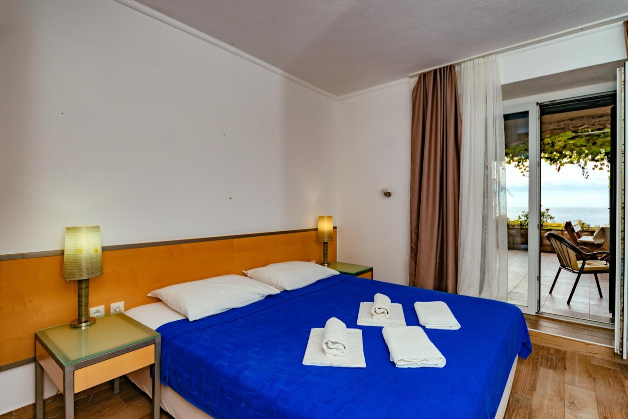 Hotel Savojo Petrovac Ngoại thất bức ảnh