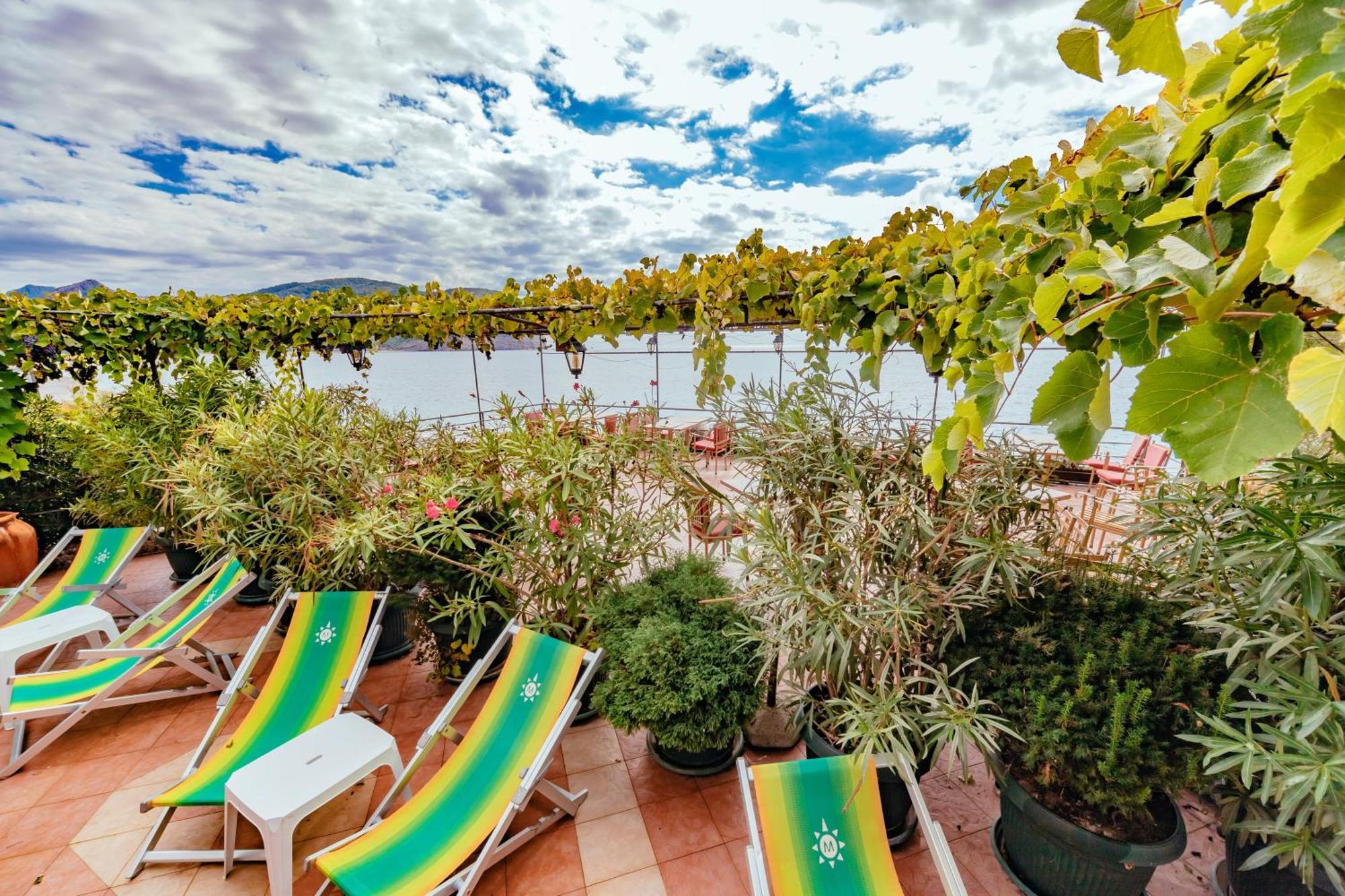 Hotel Savojo Petrovac Ngoại thất bức ảnh