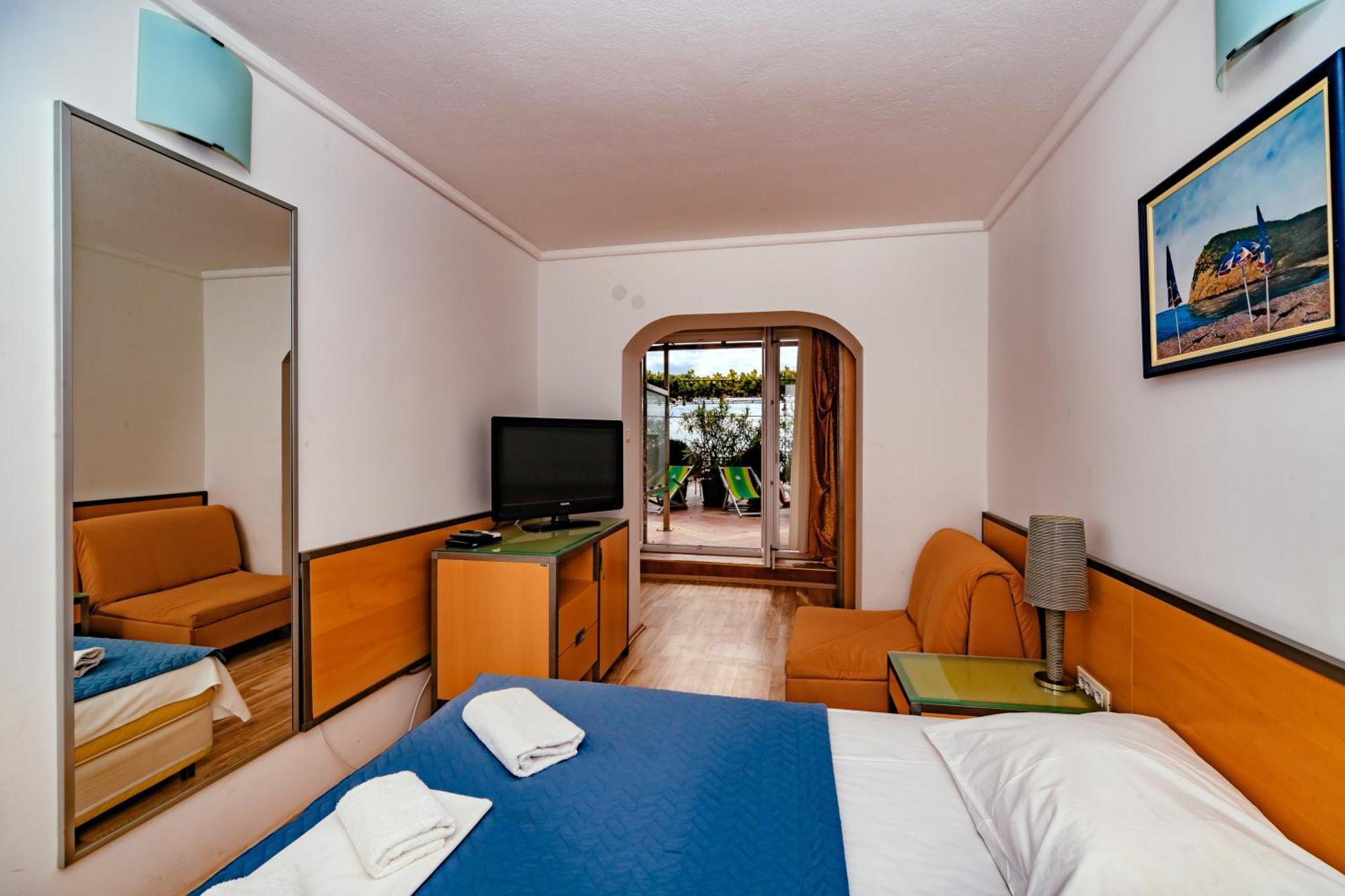 Hotel Savojo Petrovac Ngoại thất bức ảnh