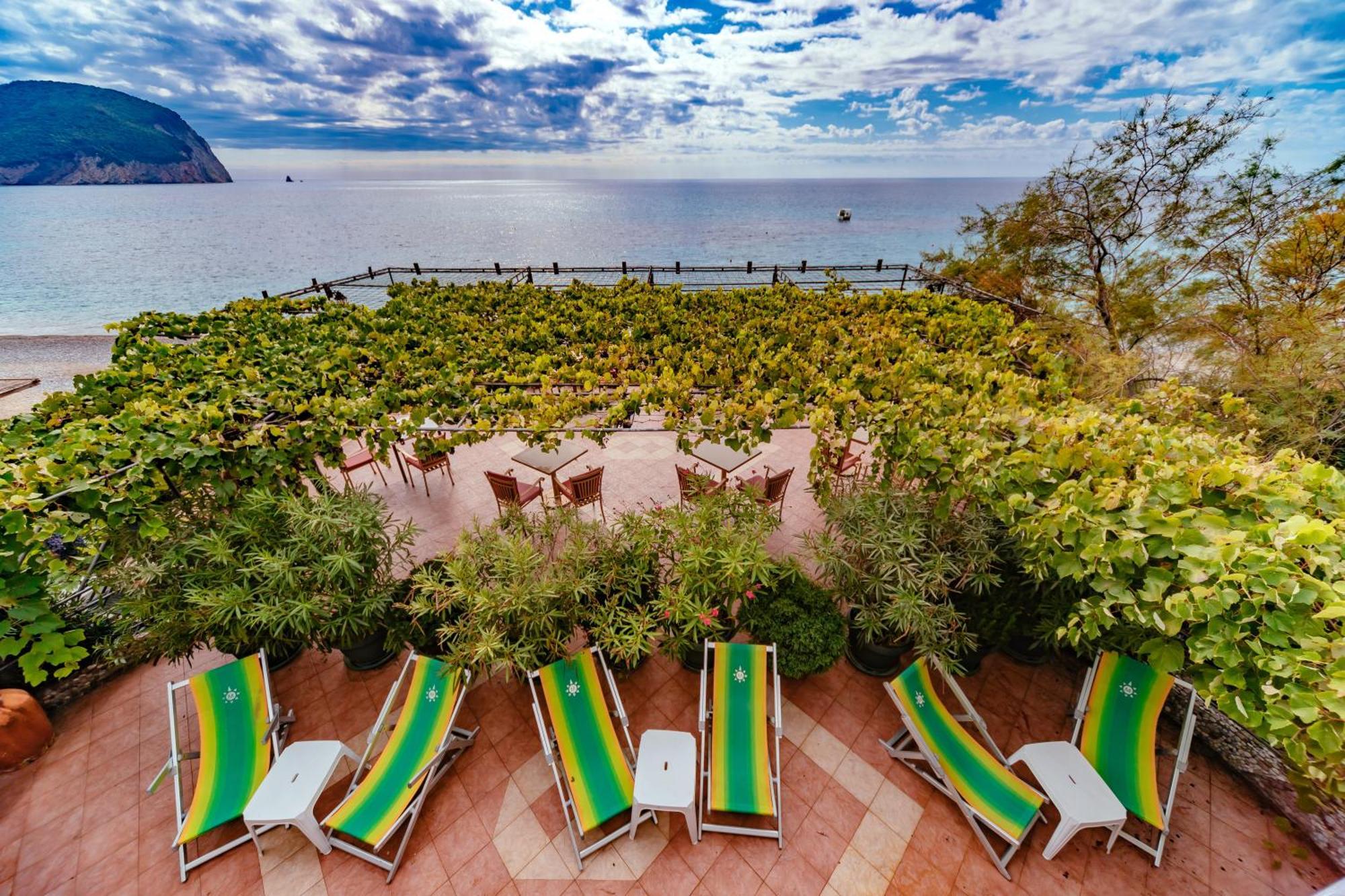 Hotel Savojo Petrovac Ngoại thất bức ảnh
