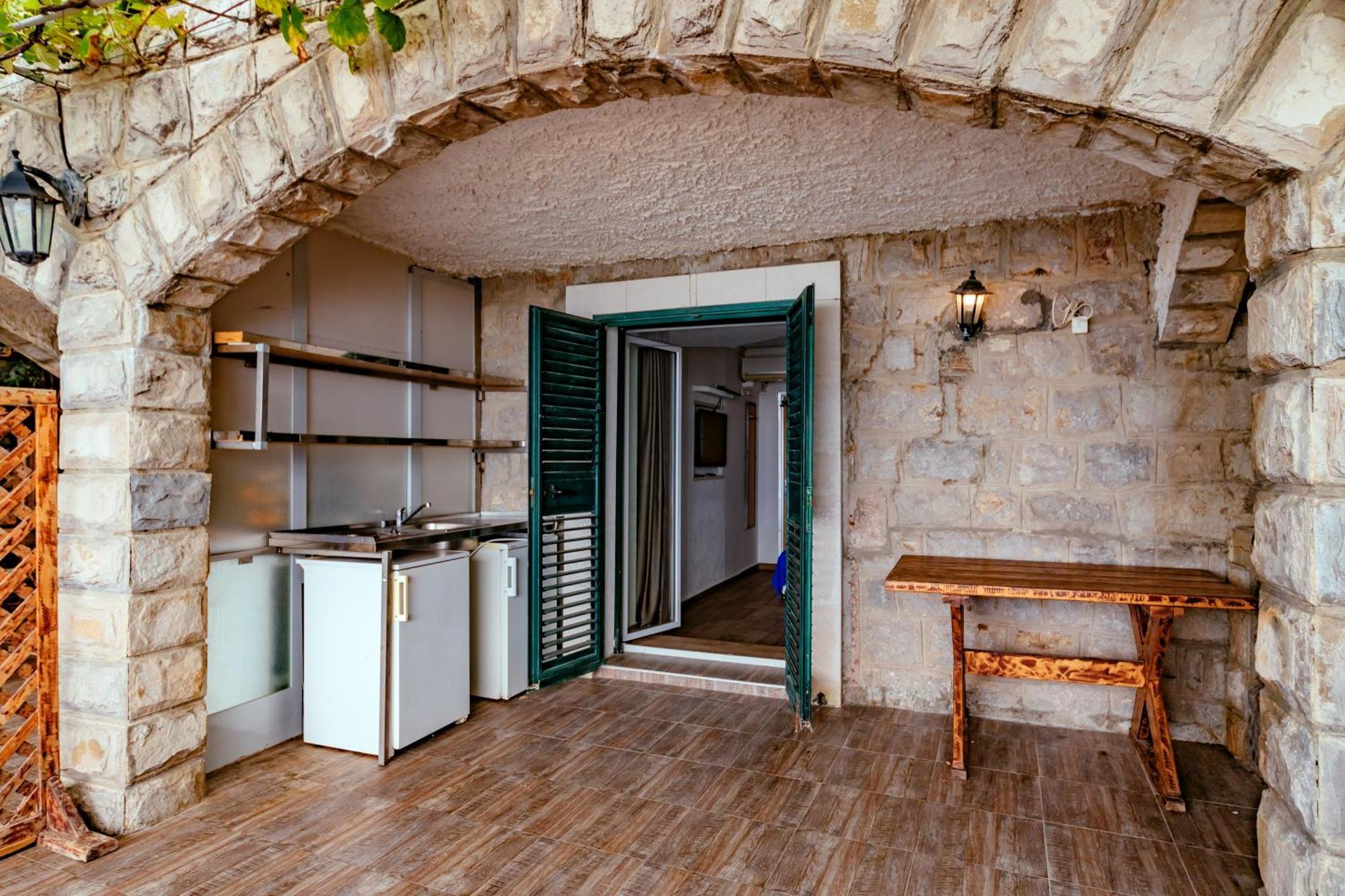 Hotel Savojo Petrovac Ngoại thất bức ảnh