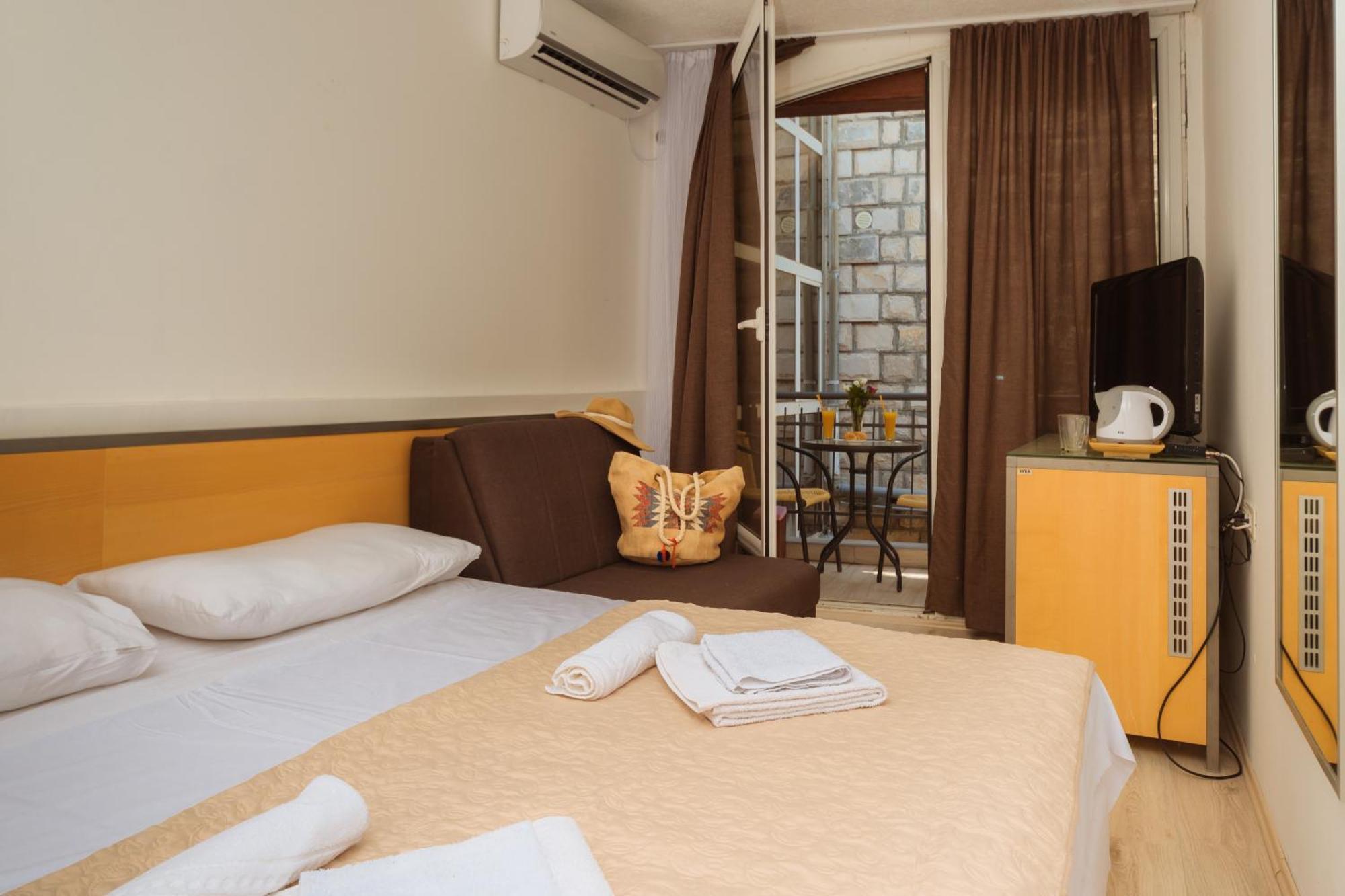 Hotel Savojo Petrovac Phòng bức ảnh