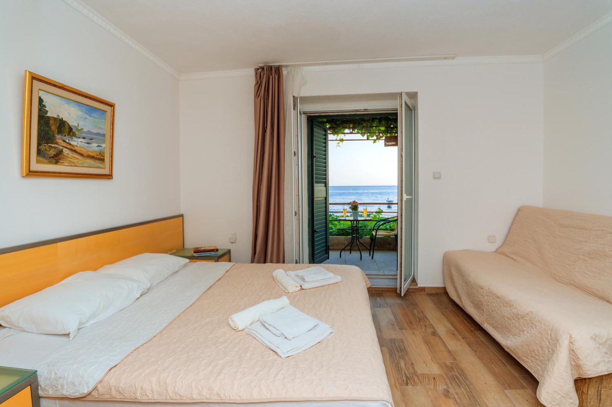 Hotel Savojo Petrovac Ngoại thất bức ảnh