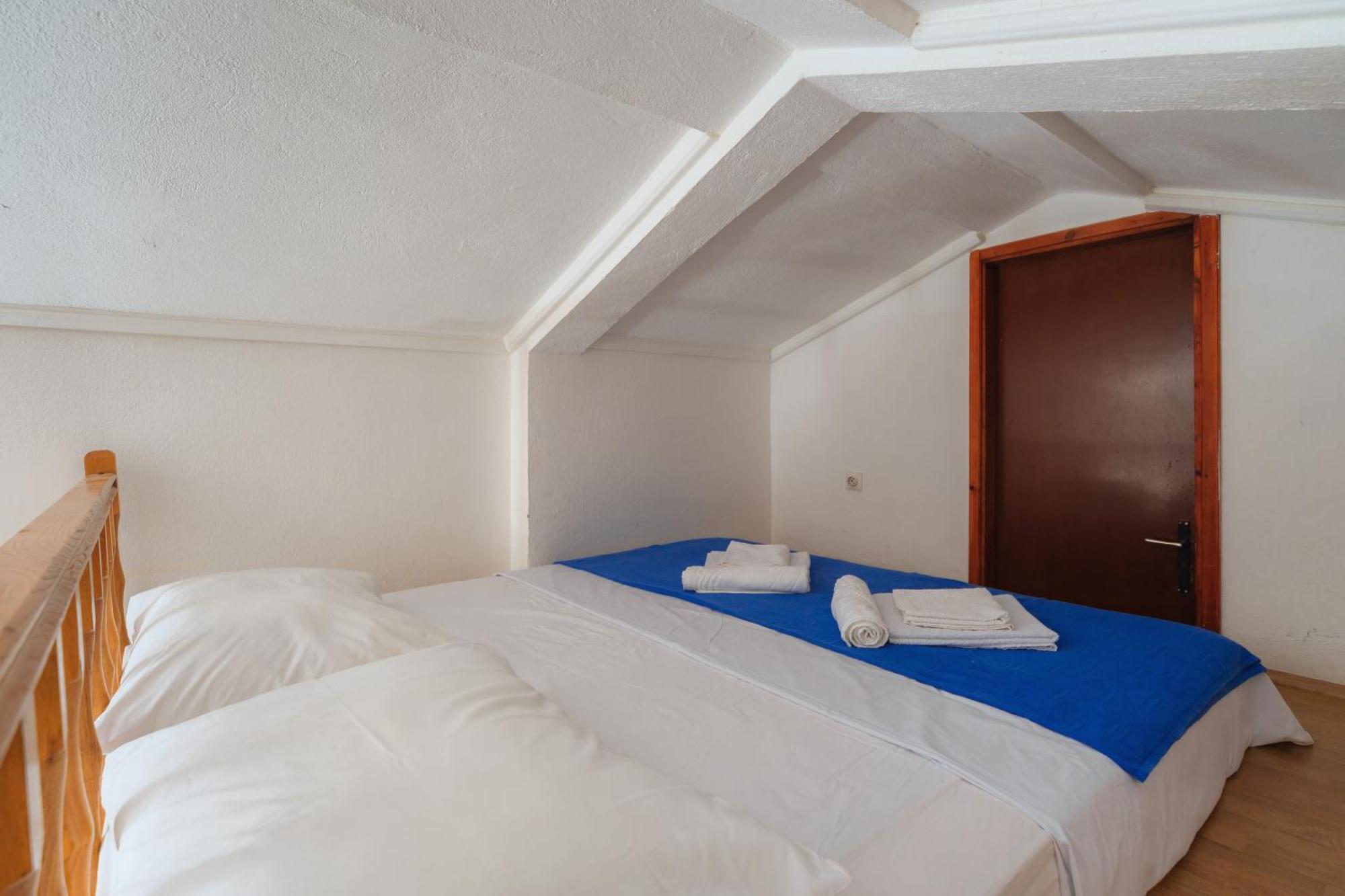 Hotel Savojo Petrovac Phòng bức ảnh