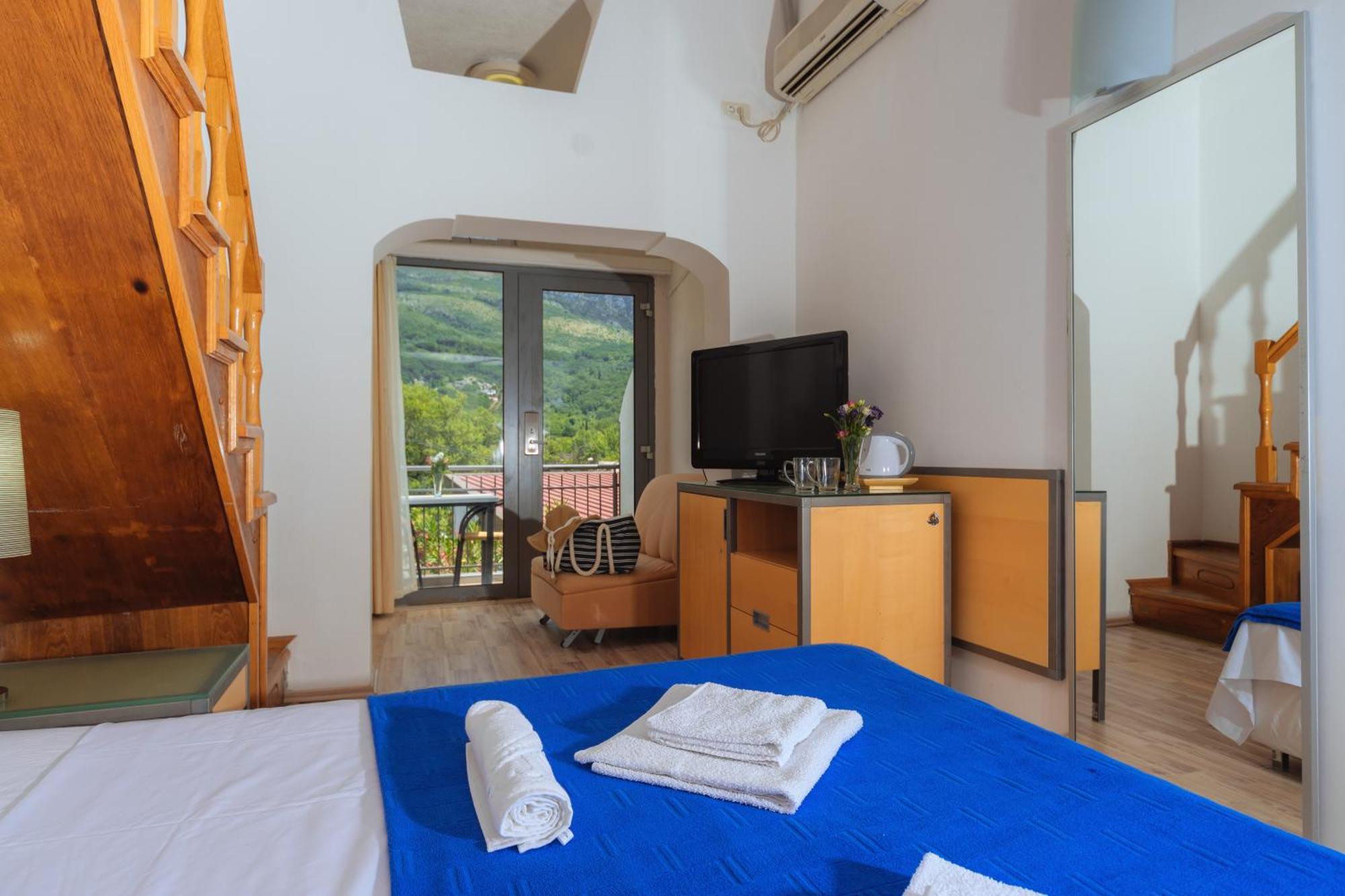 Hotel Savojo Petrovac Ngoại thất bức ảnh