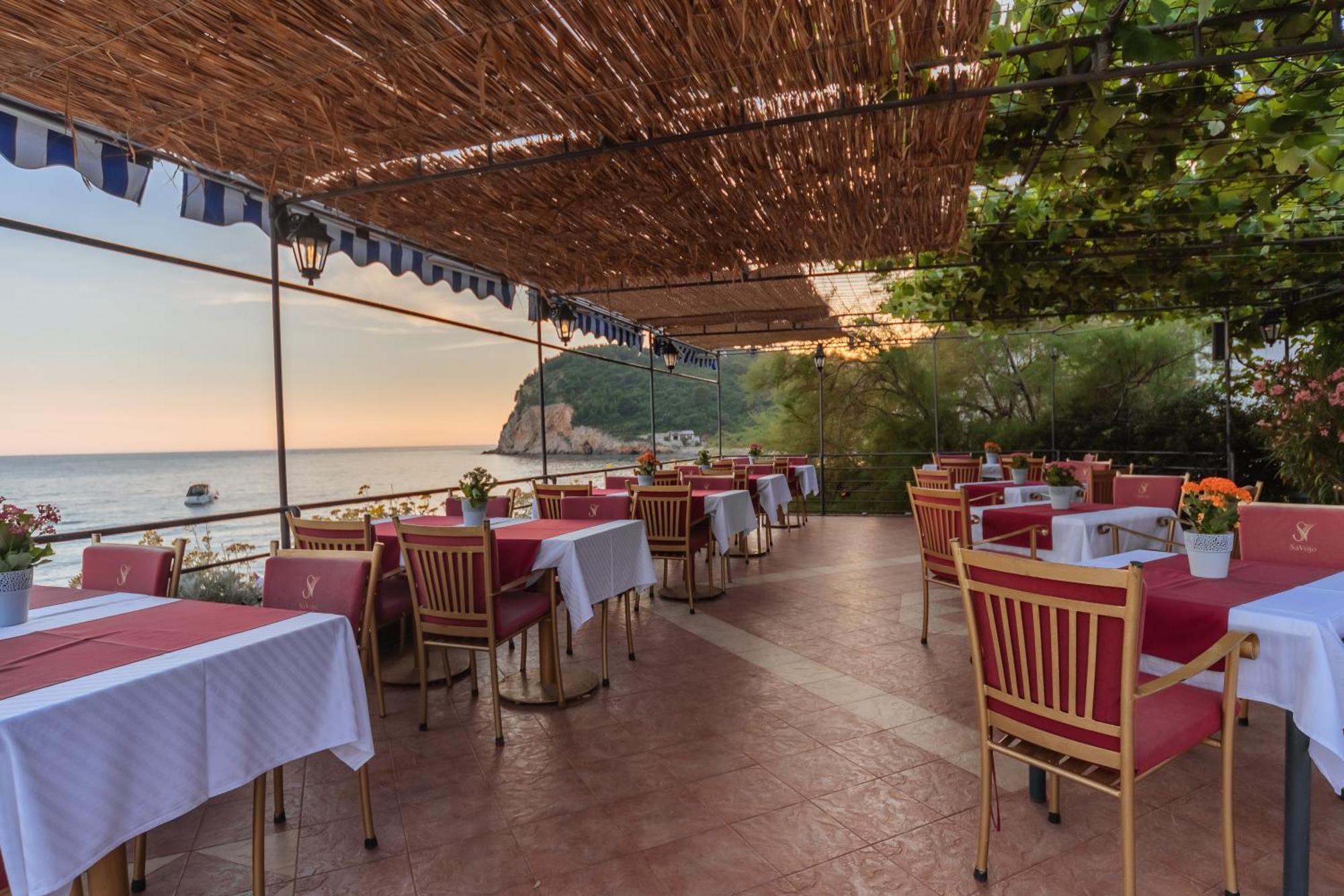 Hotel Savojo Petrovac Ngoại thất bức ảnh